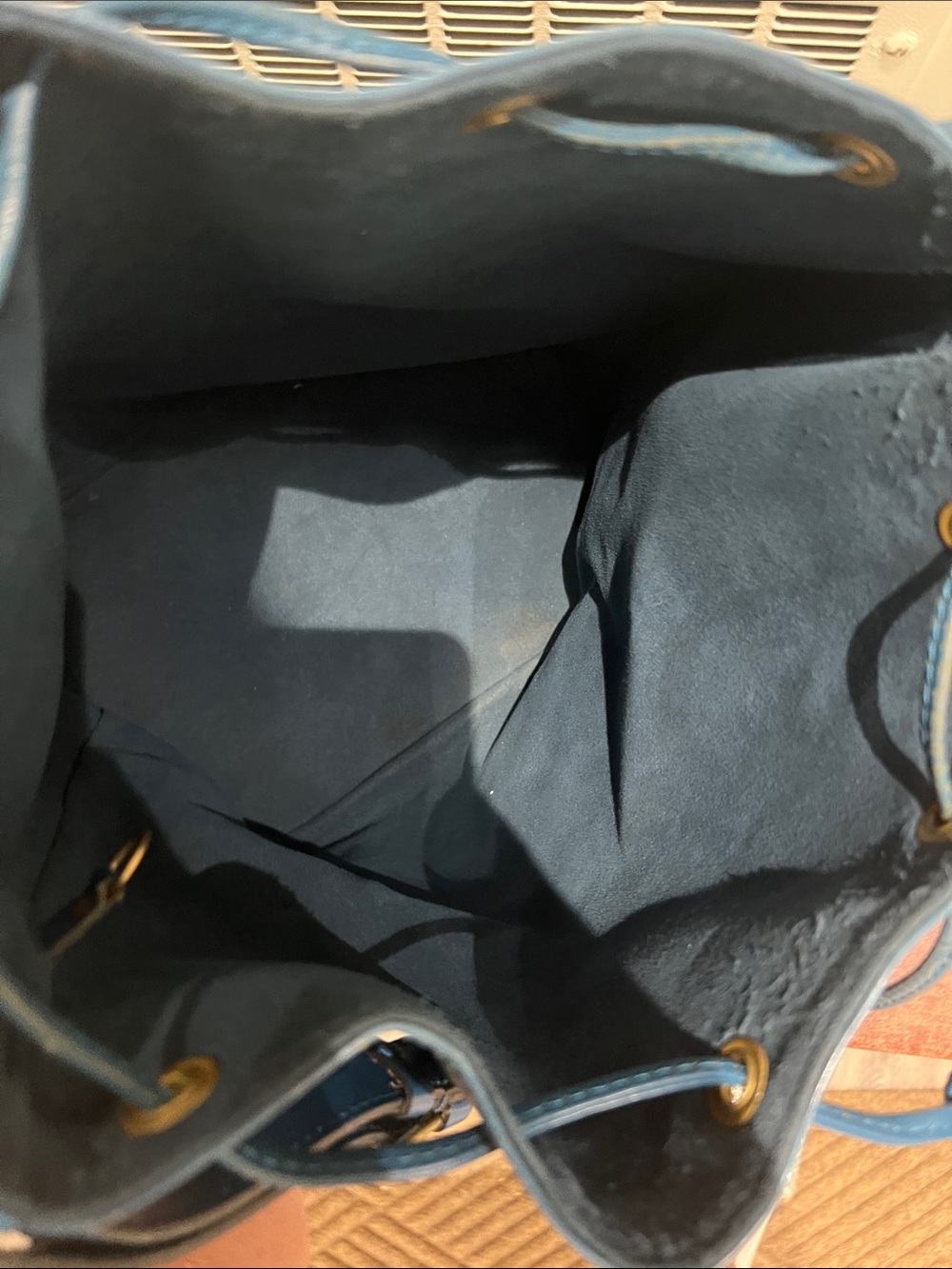 Louis Vuitton Teal Blue Epi Leather Drawstring Shoulder Bag - Picture 2 of 15